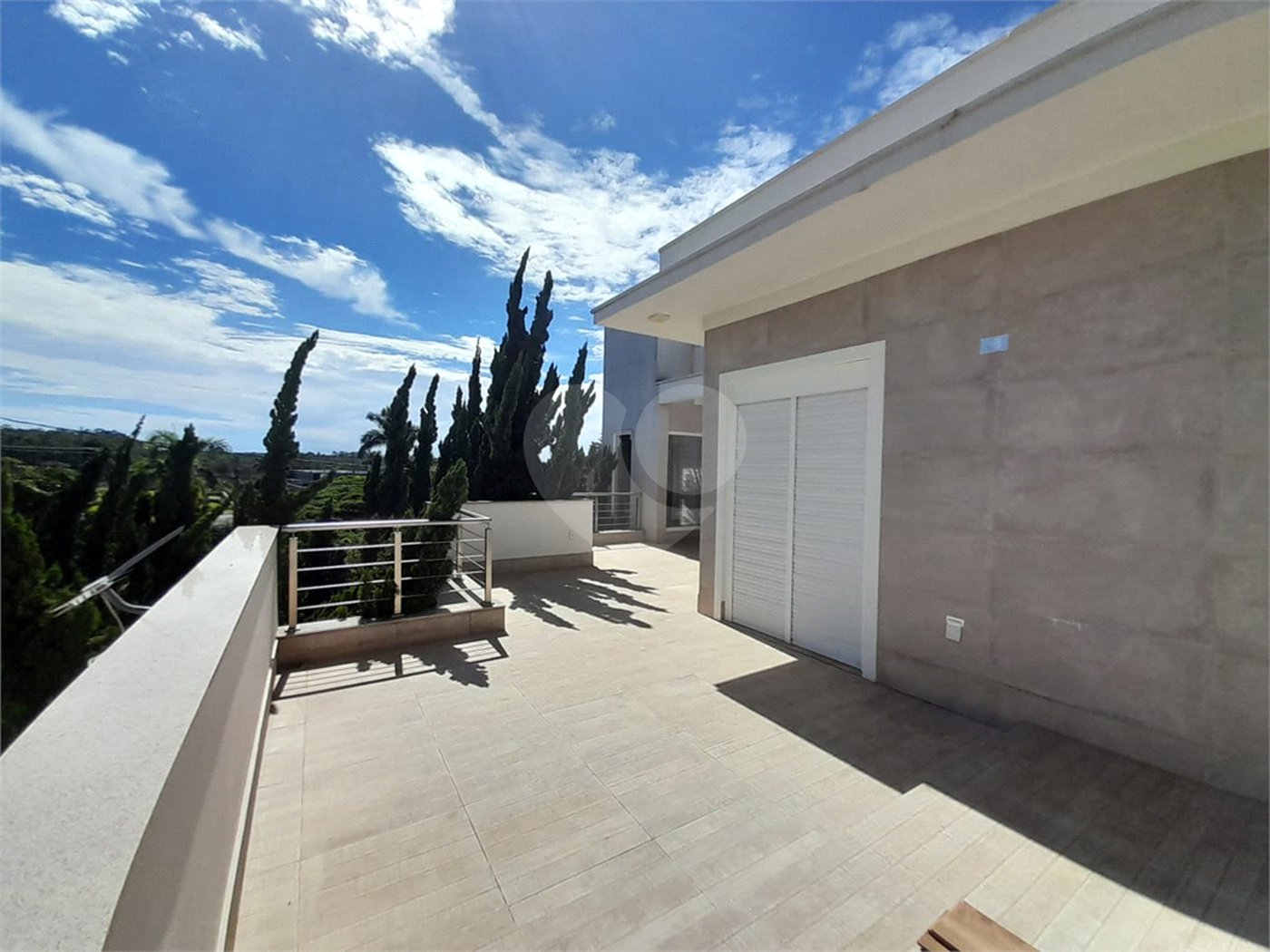 Casa à Venda no Condomínio Damha III – Elegância e Conforto para sua Família
