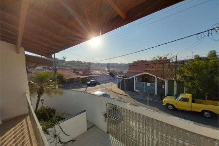 Sobrado à venda com 5 quartos, sendo 1 suíte,  em Terra Nobre, Louveira, SP