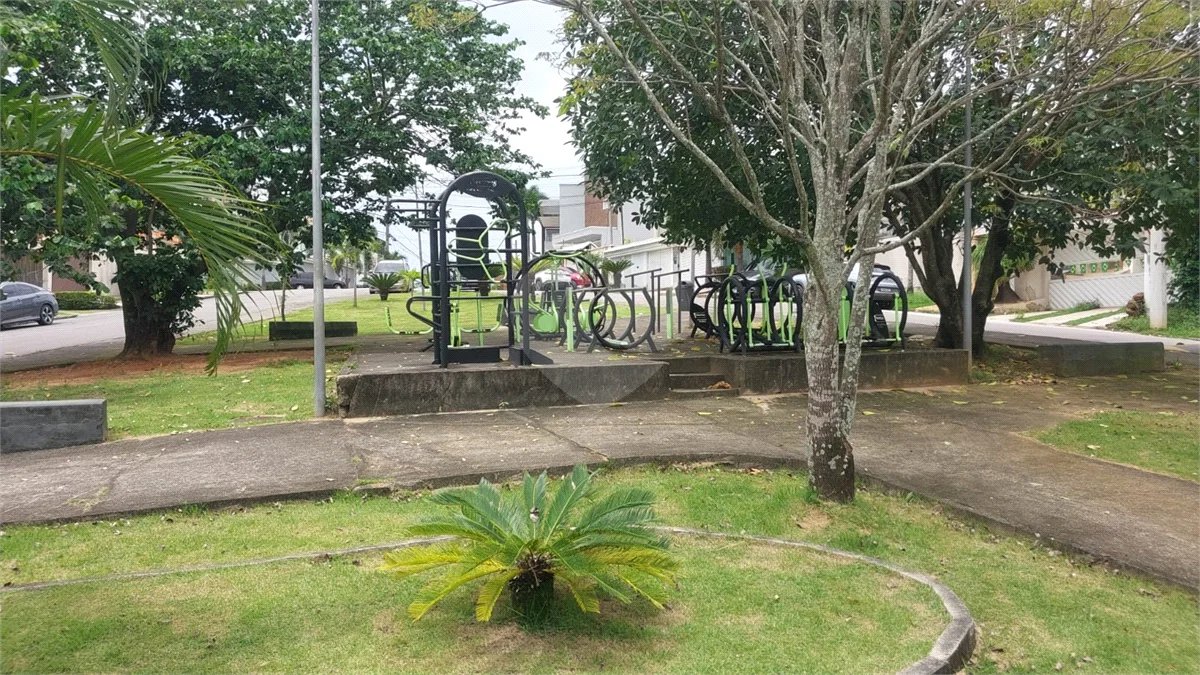 CONDOMÍNIO VALE DAS PALMEIRAS - CASA 3 QTOS + SUITE + PISCINA + GARAGEM 4 CARROS + ENERGIA SOLAR