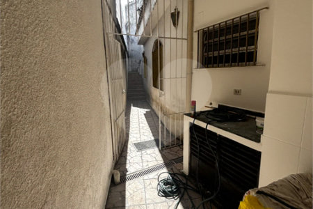 Casa com 70m², 3 dormitórios, sendo 1 suíte, 4 vagas, à venda no bairro do Ipiranga.