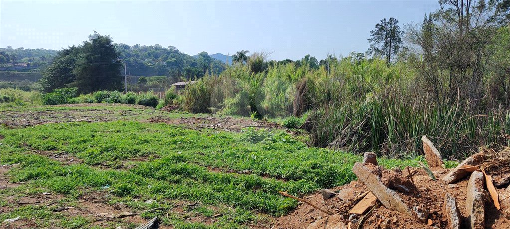 Terreno em Atibaia com 4.800 metros, pronto para construir, topografia plana, aceita financiamento