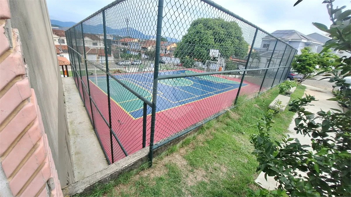 Excelente Casa Duplex | 2 Suítes | Garagem Subterrânea | Próxima ao West Shopping
