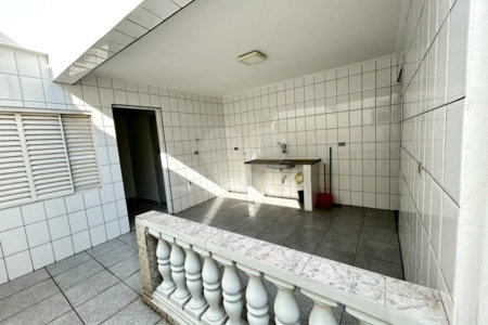 SOBRADO PARA LOCAÇÃO NO PARQUE DOMINGOS COM 03 DORM 01 SUITE 02 VAGAS DE GARAGEM