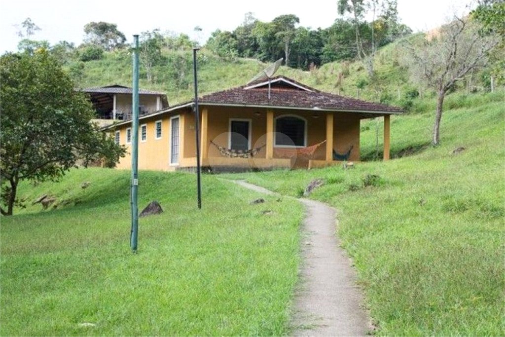 Sítio à Venda Natividade da Serra c/ 2.291,56m² Area Const. e 271.000,00m² Área Total