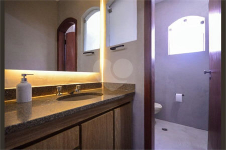 Casa com 4 Dormitórios sendo 1 suíte, com 3 Vagas