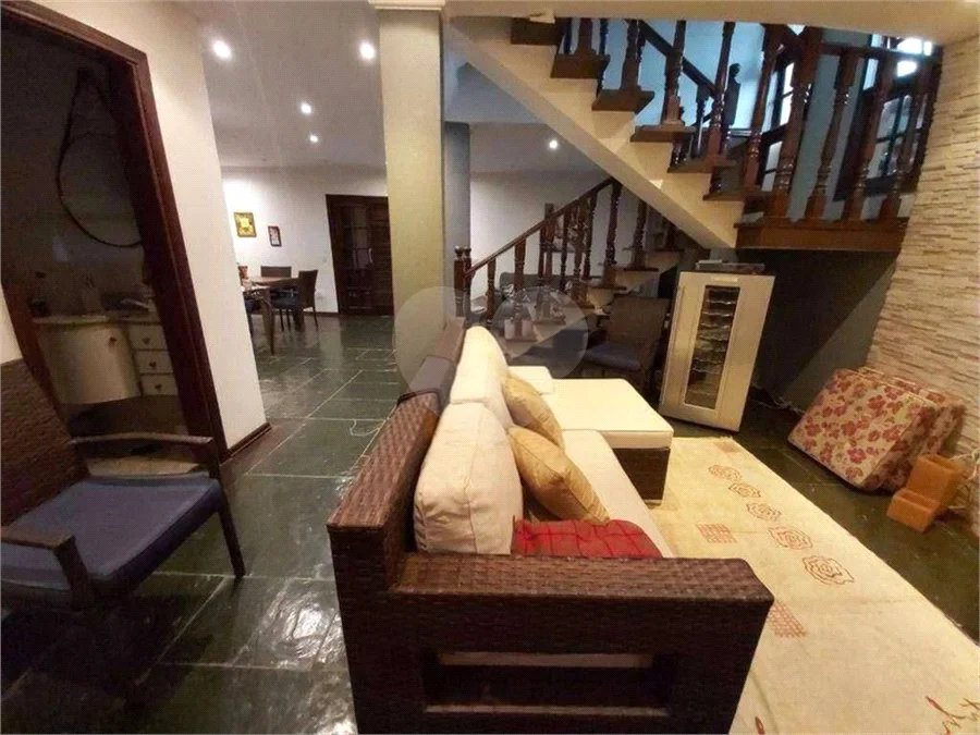 Casa à venda no Condomínio Vista Alegre Sede em Vinhedo/SP
