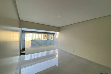 Casa à venda com 3 quartos, sendo 1 suíte,  em Catumbi, Balsas, MA