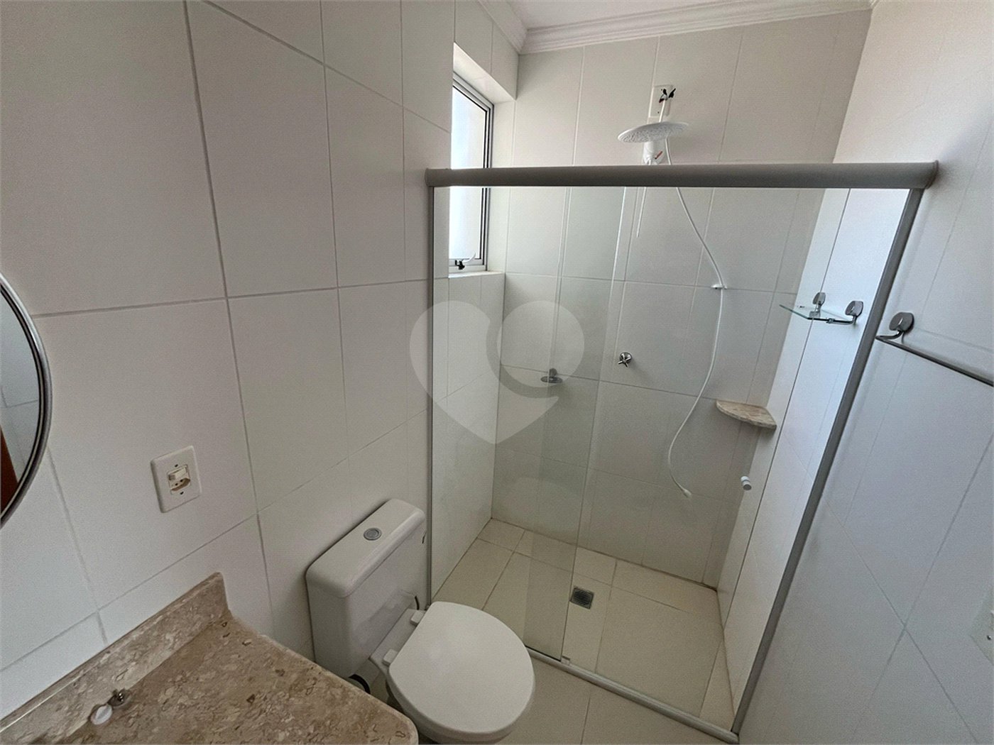 Apartamento mobiliado com 2 dormitórios sendo 1 suíte