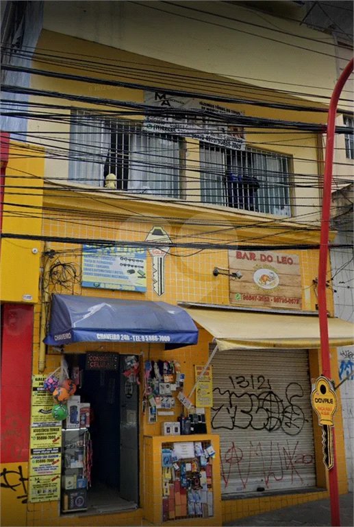 Casa comercial na Liberdade.
