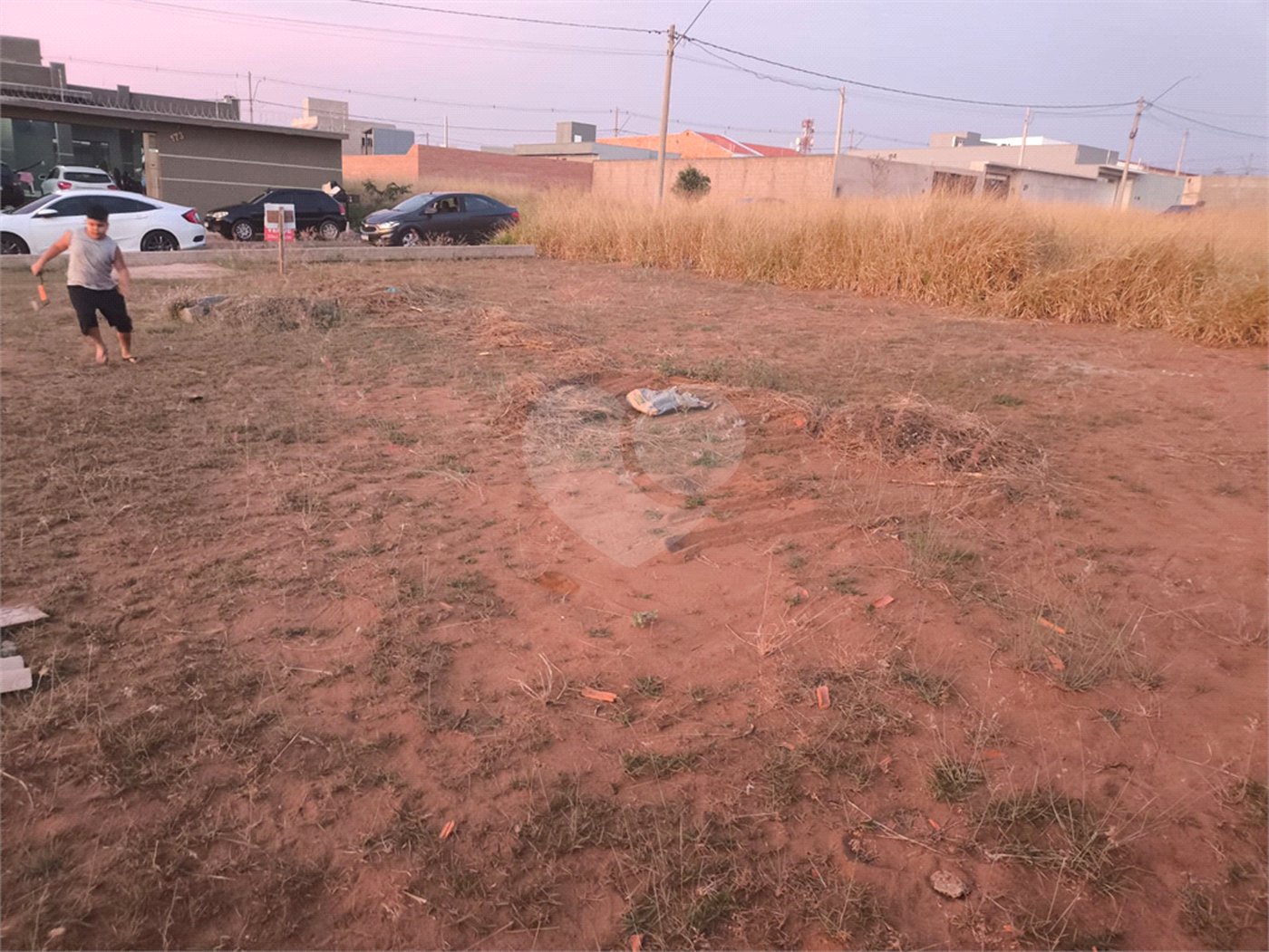 Terreno no Arcoville com 240 m²