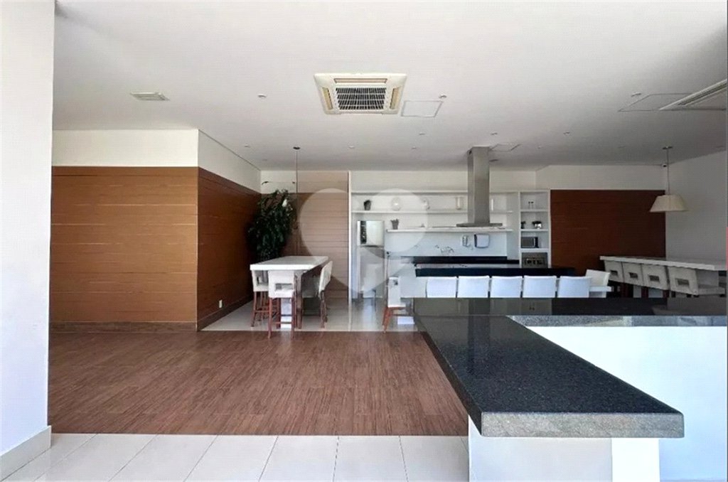 Apartamento para locação no Campo Belo com 51m², com 1 dormitório, 1 vaga, e lazer completo