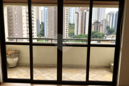 Apartamento com 3 Dormitórios sendo 1 Suíte 2 Vagas à Venda 99 m² por R$ 650.000