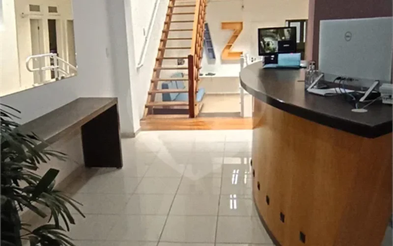 Casa comercial com 7 salas, 2 vagas no Paraiso
