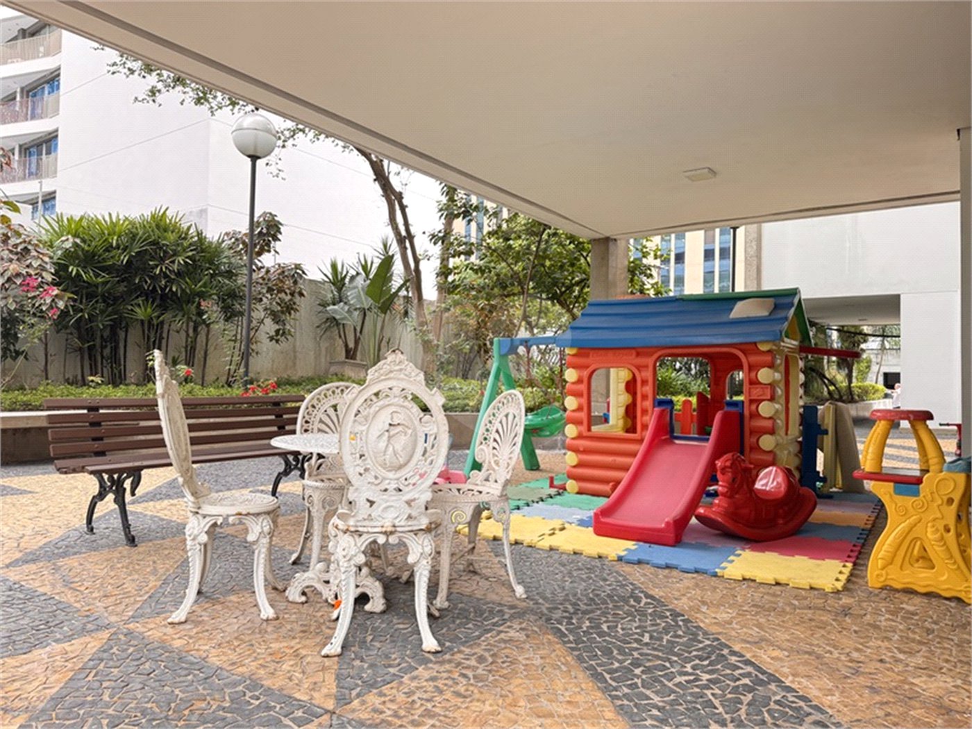 Apartamento Moema – 3 Dormitórios - Ar Condicionado - 80 mts², 2 Vagas