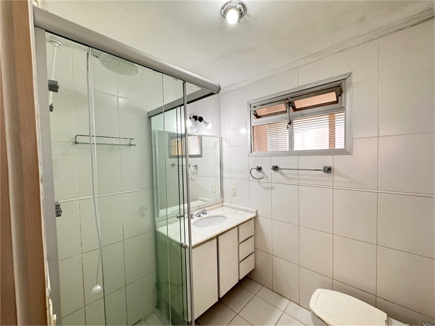Apartamento Moema – 3 Dormitórios - Ar Condicionado - 80 mts², 2 Vagas