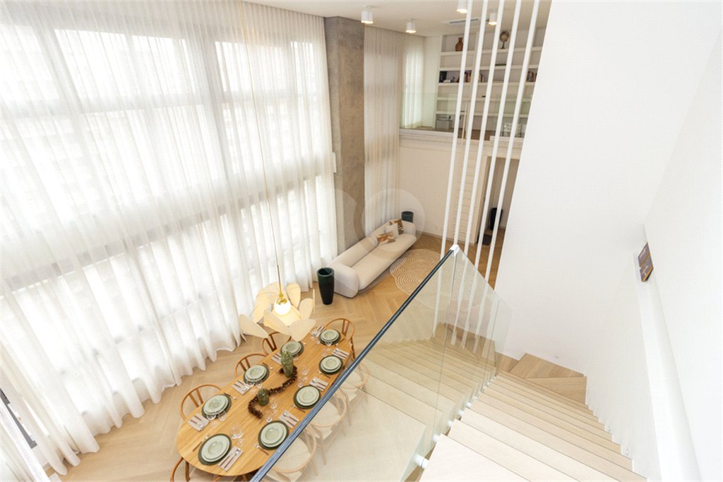 Duplex com 159m² à venda com 2 suítes, 1 dormitório, 1 escritório e 2 vagas de garagem nos Jardins