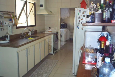 Apartamento á venda na Vila Olímpia de 156m² com 3 dormitórios, 1 suíte e 2 vagas.