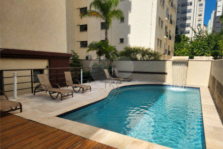 Apartamento reformado com 186 m² em Santa Cecília