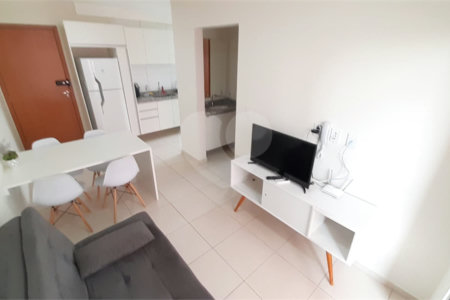 Apartamento no Condomínio Residencial Pieta .
