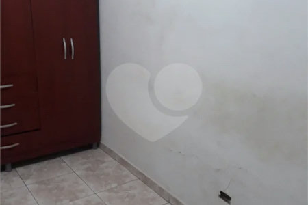 Casa térrea com amplo terreno