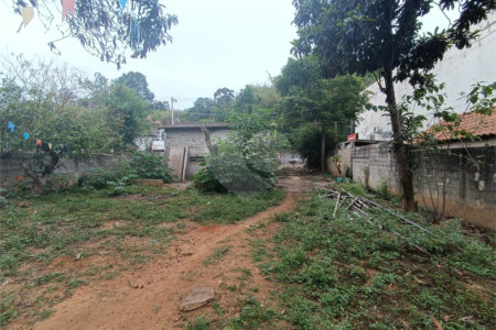 Terreno de 900m2, ótima topografia
