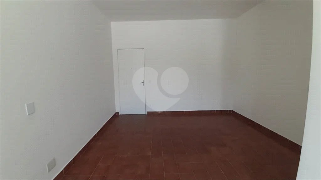 Apartamento de 1 quarto, no térreo, com garagem, para locação no Cambuci
