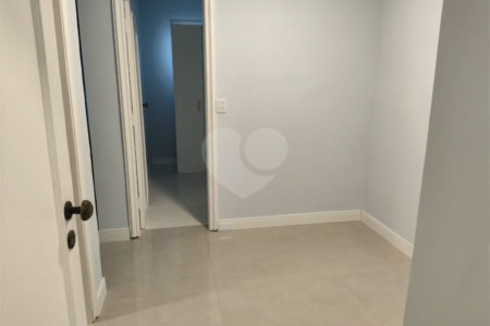 Belíssimo apartamento de 168,62m² no Belenzinho todo reformado com 3 dorm e 2 vagas .Aceita Permuta