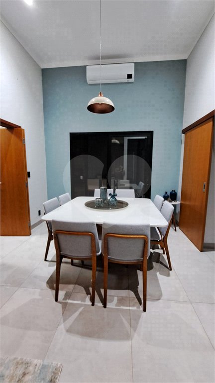LINDA CASA NO CONDOMÍNIO PARQUE ATLANTA- Araraquara/SP