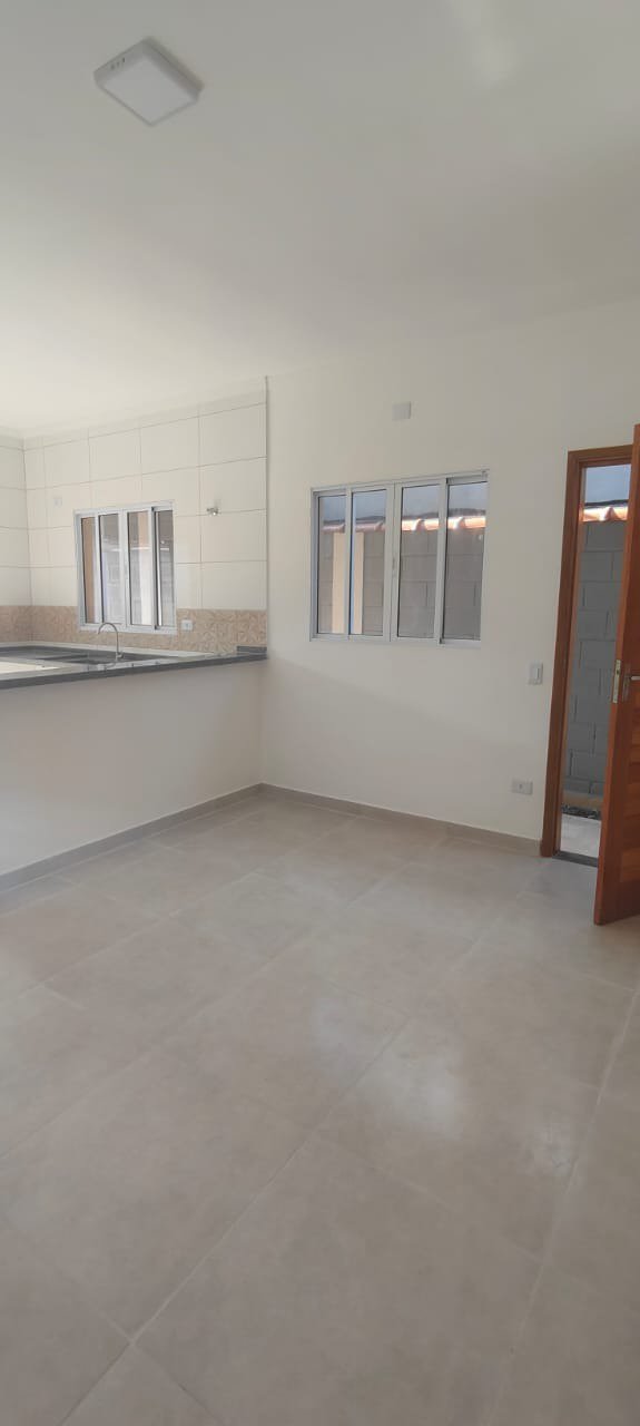 Casa à venda com 2 quartos, sendo 1 suíte, em Nova Itanhaém, Itanhaém - SP
