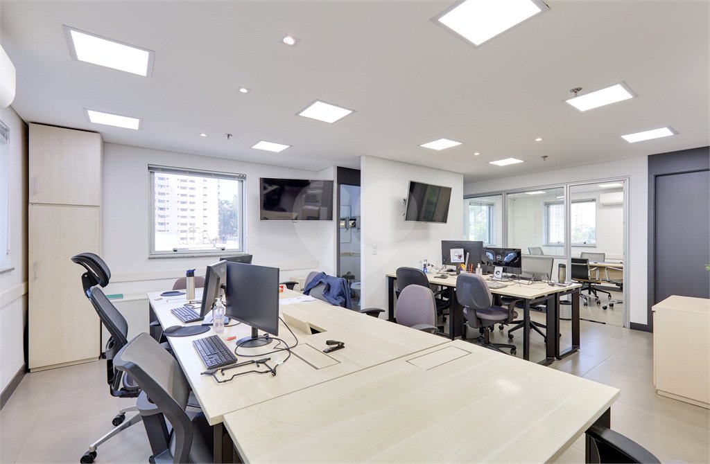 Sala comercial á venda em Santo Amaro, São Paulo - SP