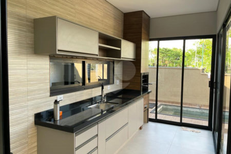 Casa térrea no Condomínio Buona Vita, localizado na cidade de Ribeirão Preto/SP.