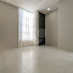 Indaiatuba - SP - Condominio Dona Lucilla - Valor R$2.295.000,00 - 3 suítes + escritório + lavabo - Terreno: 300m2 - Construção: 188m2 - Diferenciais - Móveis planejados no escritório, sala de TV, lavabo, cozinha, área gourmet, lavanderia, banheiros e closet - Ar condicionado em todos os ambie