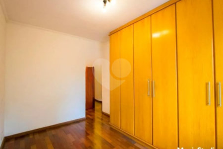 Casa com 360m² , 3 dormitórios , sendo 1 suíte , 4 vagas , disponível para venda ou locação , no centro de Santo André.