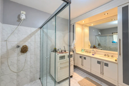Sobrado com cinco quartos sendo 3 suites 4 vagas| R$ 3.300.000 no Alto da Boa Vista - São Paulo
