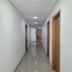Sala Comercial - Office Premium - Indaiatuba - Venda - Torre Corporate - 7º andar - Complexo Office Premium de 3 torres de salas comerciais, um shopping e um conjunto residencial. Sala sem os moveis das fotos, Dois subsolos de garagem, além de garagem no térreo. Área da unidade: 39,99m2