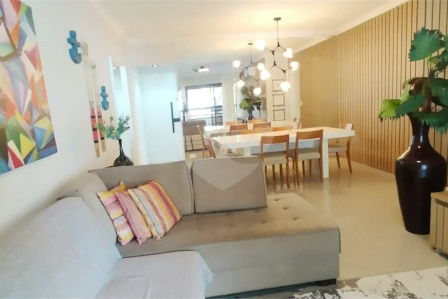 Apartamento à venda com 4 quartos, sendo 1 suíte,  em Riviera de São Lourenço, Bertioga, SP