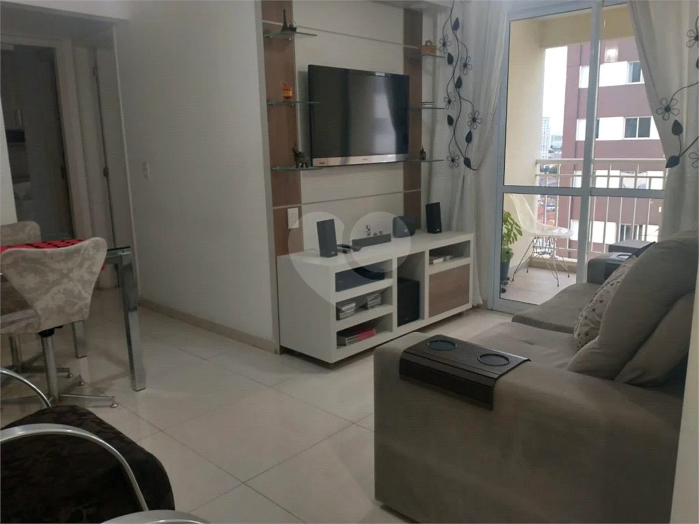 Apto no Cambuci de 55m2, com 2 dorms, 2 banheiros, 1 suíte, 1 vaga. Estuda permuta.