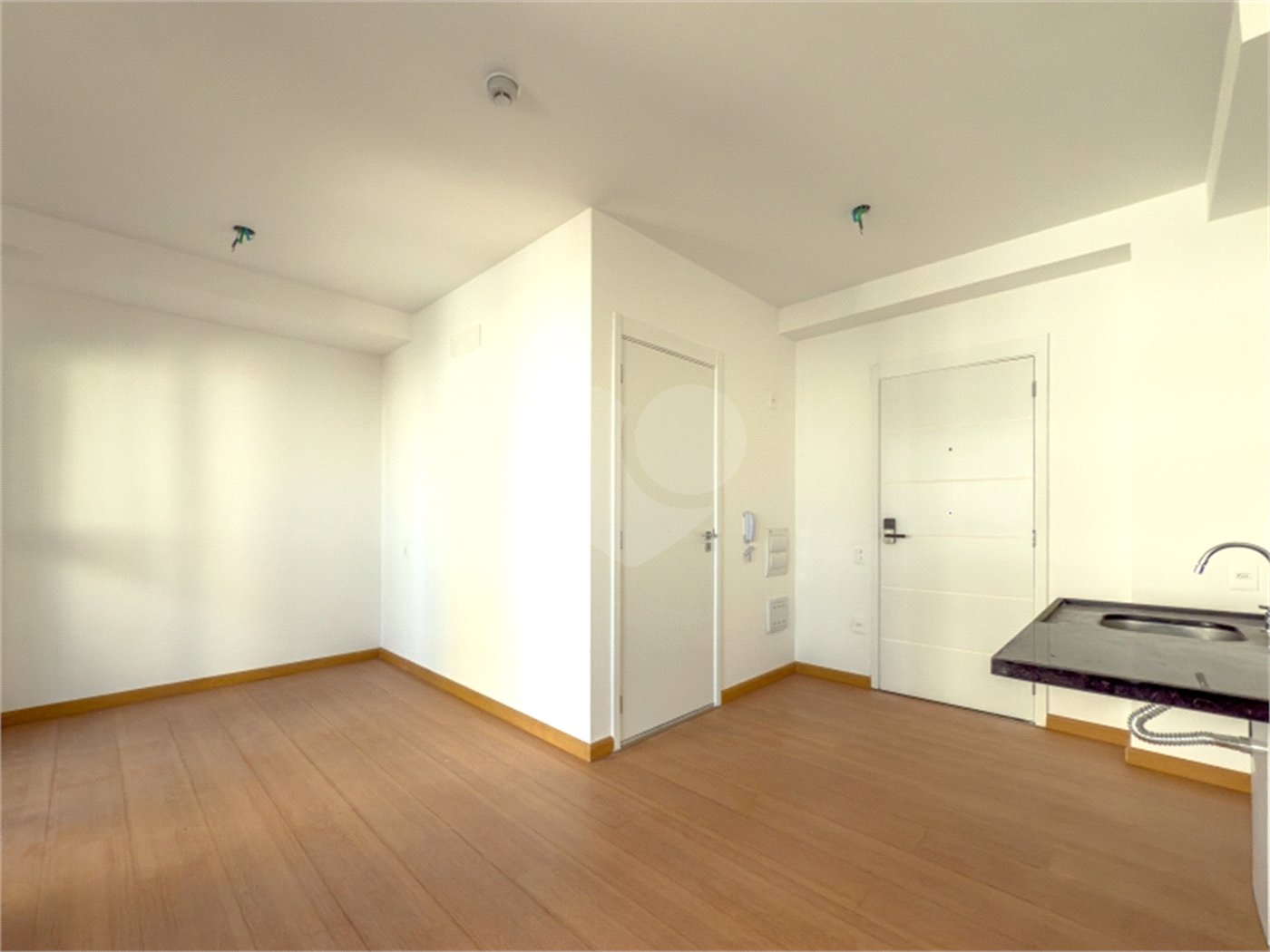 Studio com Varanda à venda no Bairro Saúde