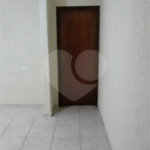 4 casas independentes em terreno de 245m² , à venda no Jardim Soares em Guainazes.
