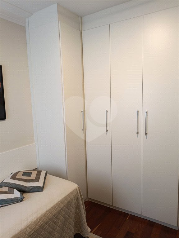 Apartamento na Região da Mooca. Excelente Localização com 3 Dormitórios sendo 1 Suíte e 2 Vagas de Garagem