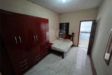 Venda de Sobrado Jardim Medeiros Prolongamento.