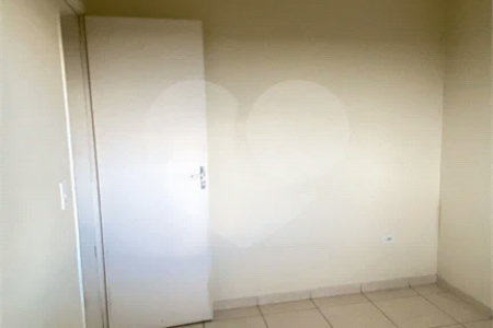 Apartamento com 50m², 2 dormitórios, 2 vagas, disponível para venda e locação, no bairro Água Chata, em Guarulhos.