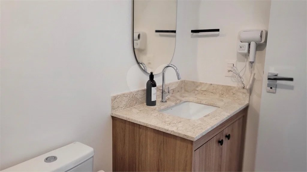 Studio sofisticado, totalmente mobiliado e pronto para morar
