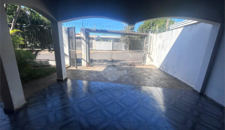 Casa à venda com 3 quartos, sendo 1 suíte,  em Jardim São João Batista, São Carlos, SP