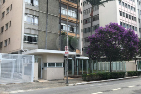 Apartamento à venda no bairro Bela Vista.