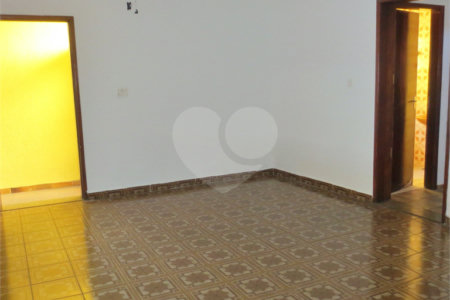Sobrado Conservado na Saúde- 230m2 - 3 Quartos/1 Suíte/2 Vagas
