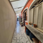 Sobrado à venda com 166 m², 3 dormitórios, 3 vagas cobertas, terraço com vista livre e 16 placas solares! Próximo à USP.