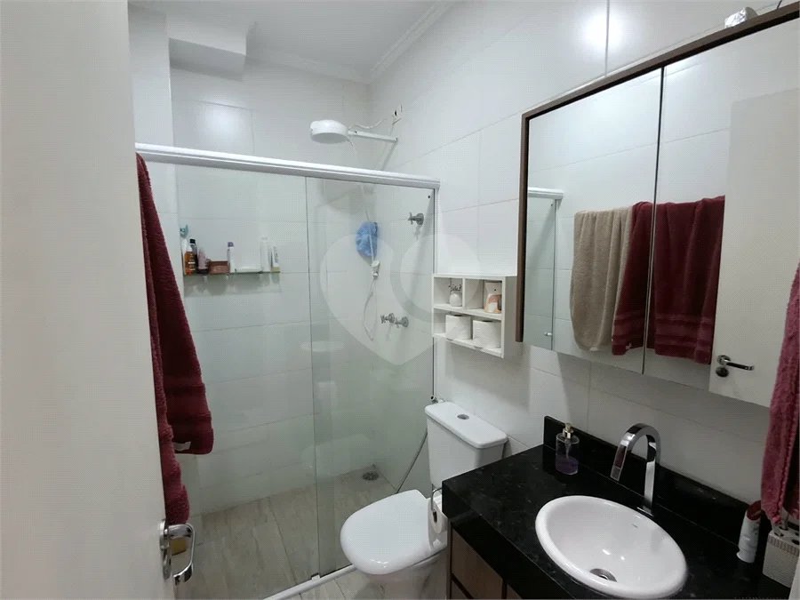 Casa à venda com 3 quartos, sendo 1 suíte, no condomínio Vila Arnoni, São Paulo - SP