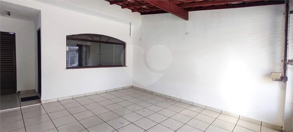 Casa com 180m², 3 dormitórios, 1 vaga, à venda na Vila Scarpelli em Santo André.