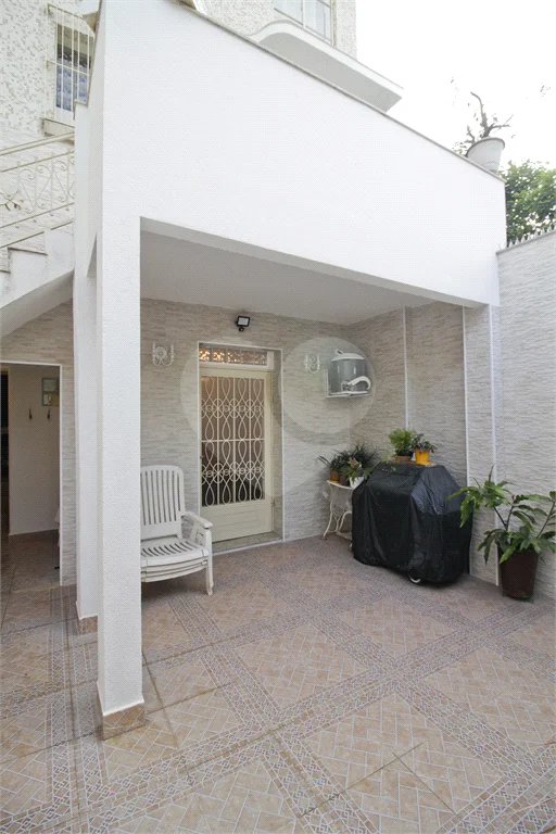 Sobrado à venda na Liberdade, 220 m², 5 dormitórios e 1 vaga, próximo Pq Aclimação, Aceita permuta